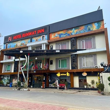 Hotel Runway Inn Pura Raghunāth 外观 照片