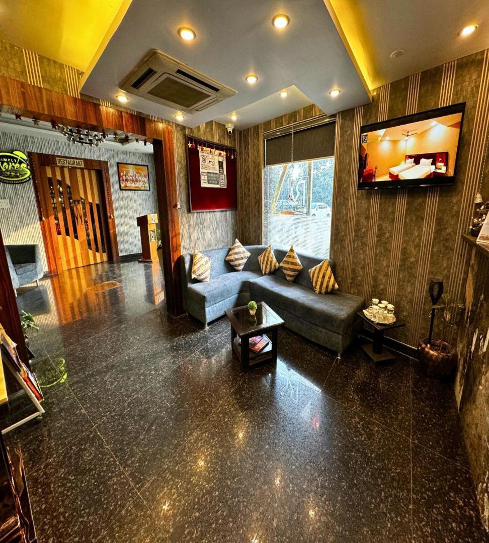 Hotel Runway Inn Pura Raghunāth 外观 照片