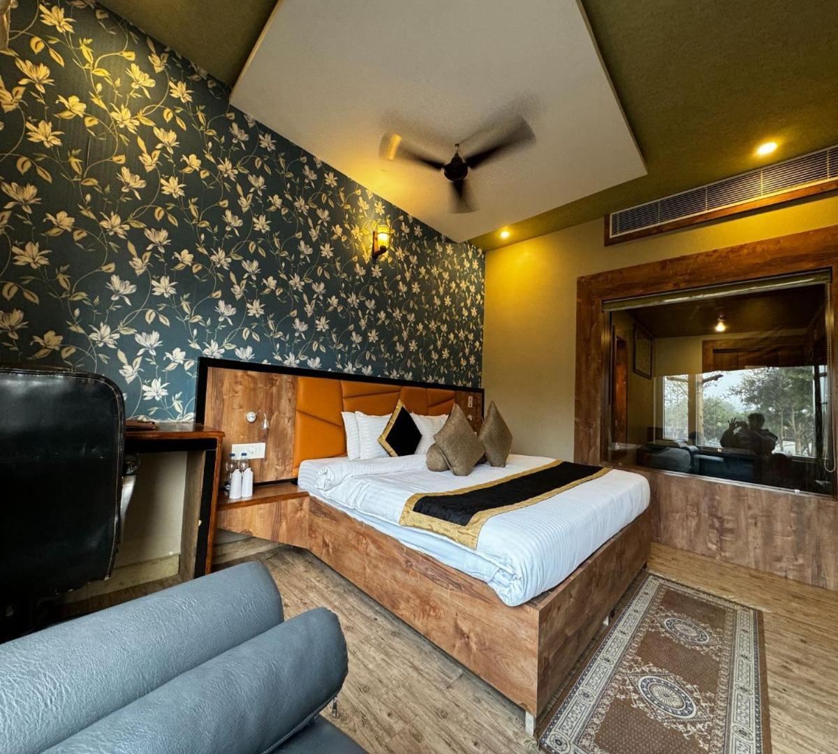 Hotel Runway Inn Pura Raghunāth 外观 照片