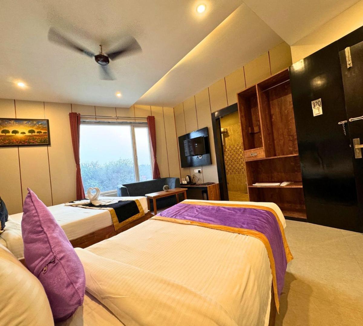 Hotel Runway Inn Pura Raghunāth 外观 照片